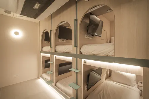 Jyu Capsule Hotel Rooms Photos