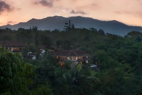 Novus Giri Puncak, Resort & Spa Außen Photos
