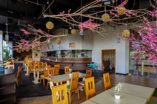 Aston Cirebon Hotel and Convention Center Restauranger Photos