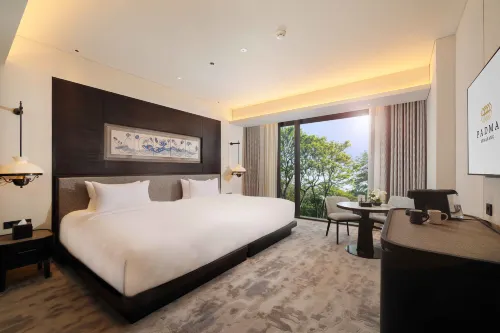 Padma Hotel Semarang Kamar Photos