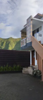Zoya Rinjani Villa Kamar Photos