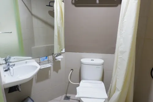 Lemo Hotel Serpong Kamar Photos