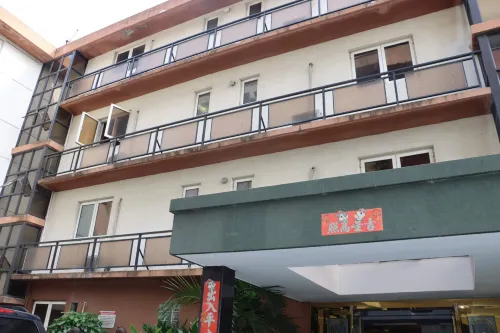 Lagos H & H Inn Extérieur Photos