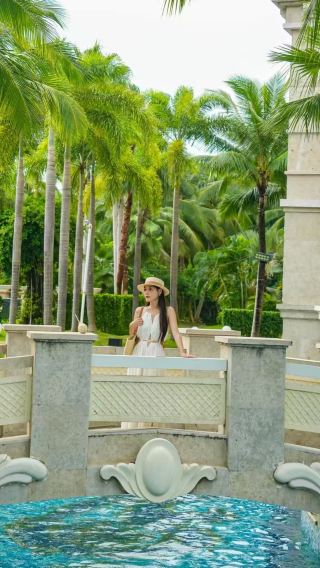 4D3N • Sanya half-board tour: 1-day group tour: multi-day free exploration & Dadonghai & Luhuitou  & Yalong Bay Tropical Paradise Forest Park & tour guide service