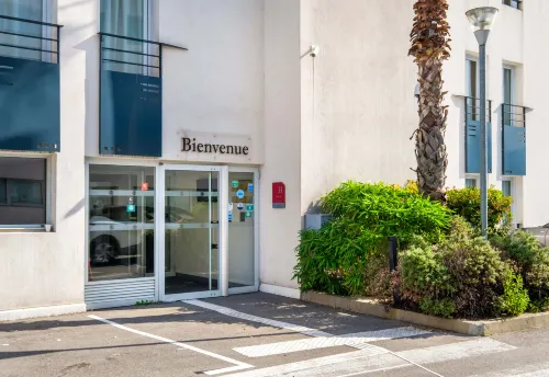 B&B HOTEL Cannes La Bocca Plage Extérieur Photos