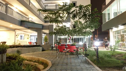 The Lilly Hotel Nära hotellet Photos