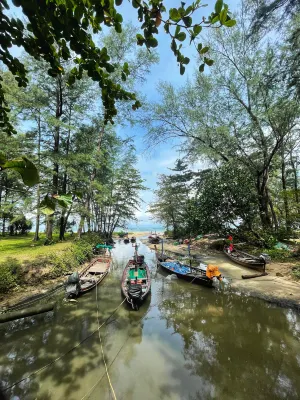 Wyndham Royal Lee Phuket Рядом с отелем Photos