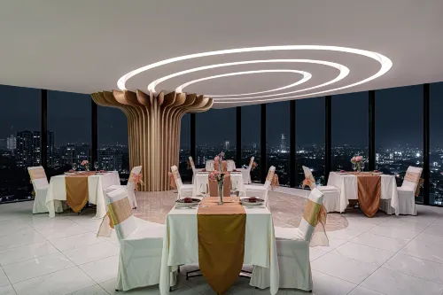 Whiz Luxe Hotel Spazio Surabaya Makanan Photos