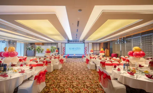 Starcity Hotel & Condotel Beachfront Nha Trang Бизнес-удобства Photos