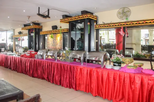 Melasti Kuta Beach Hotel & Spa Makanan Photos
