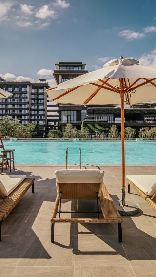 5D4N • Answer the call of Christmas on a tropical isle · Luxury Sanya – Autumn & Winter : 4 Nights at Branded 5-Star Hotels , 3-Day Private Car Charter , Choose from Hot Attractions