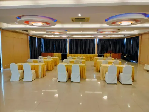 Dragon Beach Resort , Jomtien Beach Pattaya Бизнес-удобства Photos