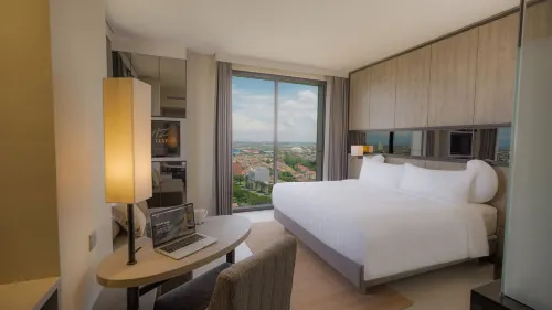 Whiz Luxe Hotel Spazio Surabaya Kamar Photos