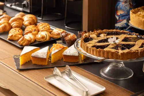 B21 Lifestyle Hotel Dining Photos