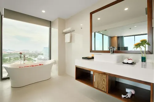Yarra Ocean Suites Danang Rooms Photos