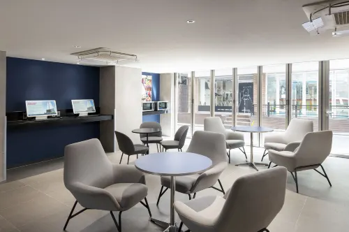 Travelodge Myeongdong Namsan Hotel Business Facilities Photos