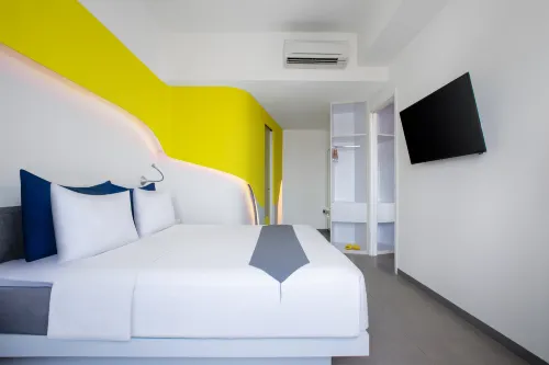Yello Hotel Jemursari Kamar Photos