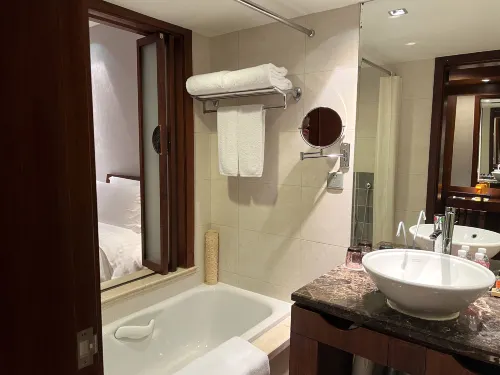 Baolong Hotel Rooms Photos