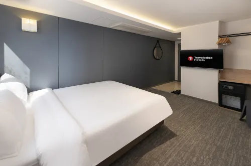 Travelodge Myeongdong Namsan Hotel Rooms Photos