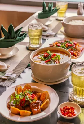 The Palms Hotel Phan Thiet Spisning Photos