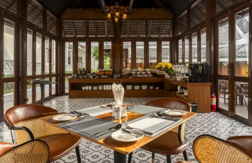 Choasis Hotel Dining Photos