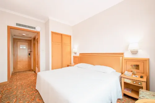 Golden Crown China Hotel Rooms Photos
