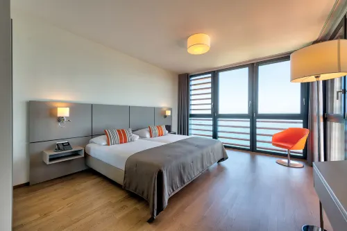 Lake Geneva Hotel Rooms Photos