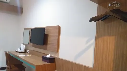 Cakra Kusuma Kamar Photos