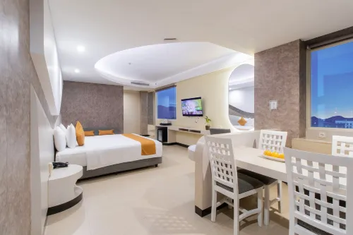 ASTON Cirebon Hotel & Convention Center Kamar Photos