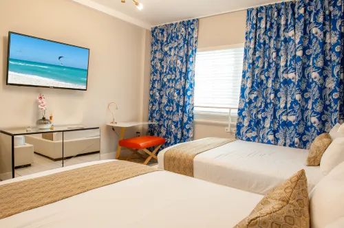 Oceanside Hotel and Suites Rooms Photos