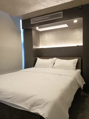 Zhuhai Low-key LOFT Suite Apartment (Huafa Shangdu Haiyin Youyicheng Branch) Kamar Photos