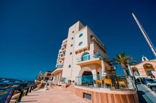 Gillieru Harbour Hotel Exterior Photos