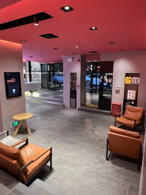 Flowers'Rain Hotel (Beijing Lama Temple Hepingli) Public Areas Photos
