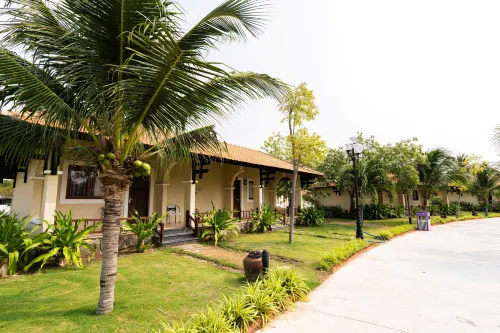TTC Resort Ninh Thuan - Unlimited Access to Water Park Рядом с отелем Photos