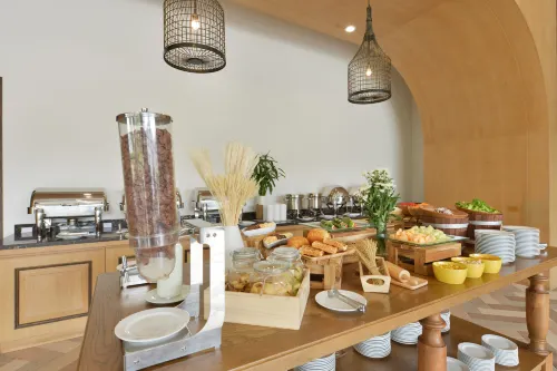 VST HOTEL Dining Photos