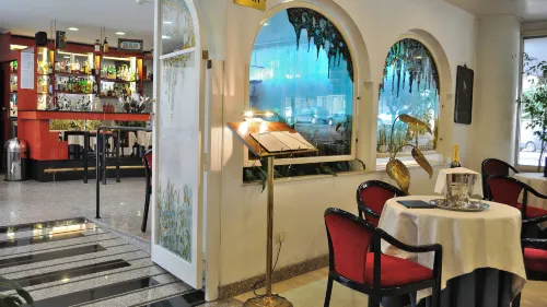 Hotel Pineta Palace Restauration Photos