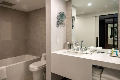 Hotel Bonaventure Montreal Rooms Photos