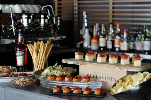 ANA Crowne Plaza Kobe Dining Photos