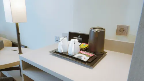 Whiz Luxe Hotel Spazio Surabaya Kamar Photos