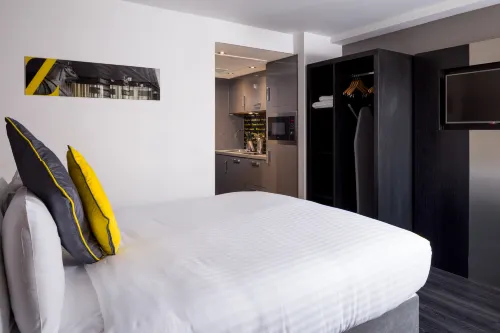 Roomzzz Nottingham City Camere Photos