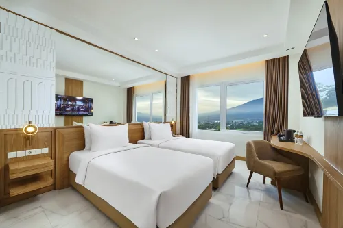 Golden Hill by Golden Tulip Kamar Photos