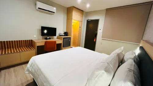 Forum Hotel Penang Huoneet Photos