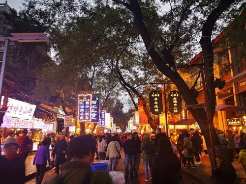 Nanfang Hotel (Zhonglou Subway Station Branch, Huimin Street, Xi'an) Xung quanh Photos