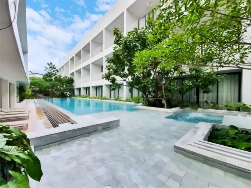 Chern Bangkok Unggulan Photos