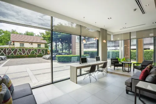 Altera Hotel and Residence Бизнес-удобства Photos