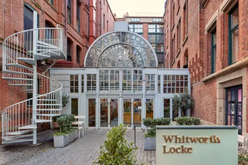 Whitworth Locke Unggulan Photos