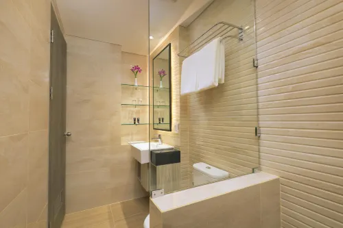 Royal Regantris Kuta  Kamar Photos