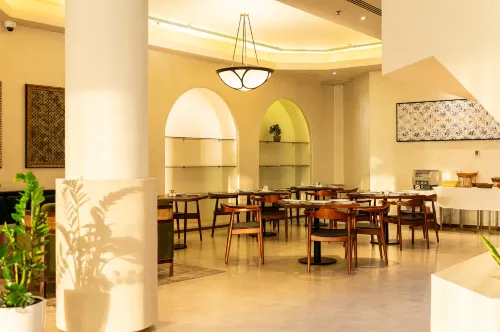 Majestic Cove Hotel Restauration Photos