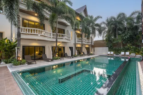Buasri Boutique Patong Esterni Photos