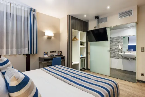 Hotel Ronda Lesseps Rooms Photos
